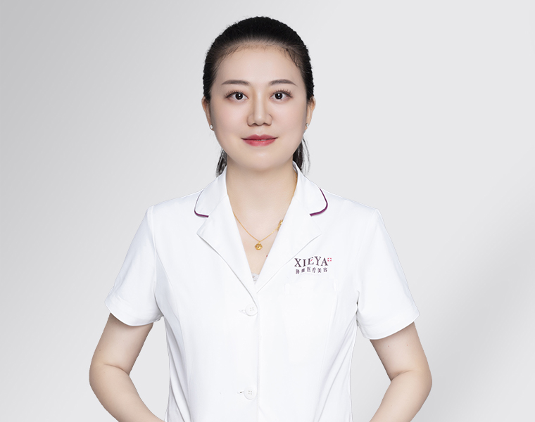 周玲玲医师照片